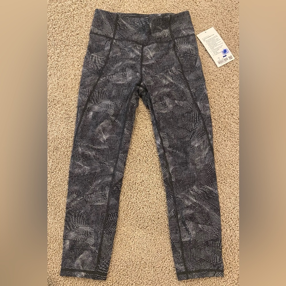 Lulemon sz 6 leggings 23” crop